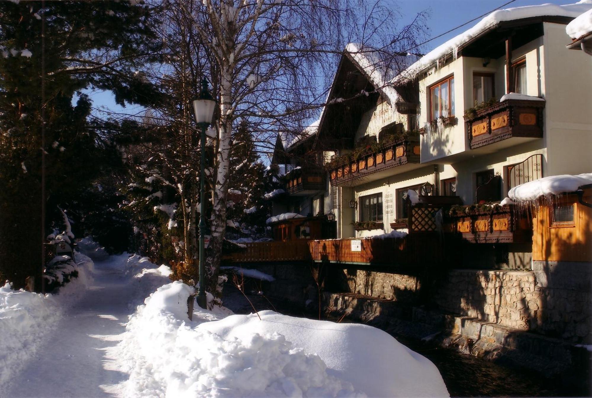 Gasthof Pension St. Wolfgang Кирхберг-ам-Вексель Экстерьер фото